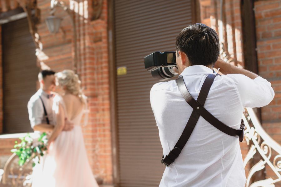 כמה עולה צלם לחתונה